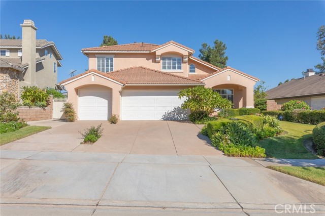 Expansive parking driveway