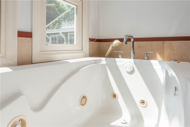 Detail Gallery Image 16 of 44 For 13964 Peach Grove St, Sherman Oaks,  CA 91423 - 3 Beds | 3 Baths