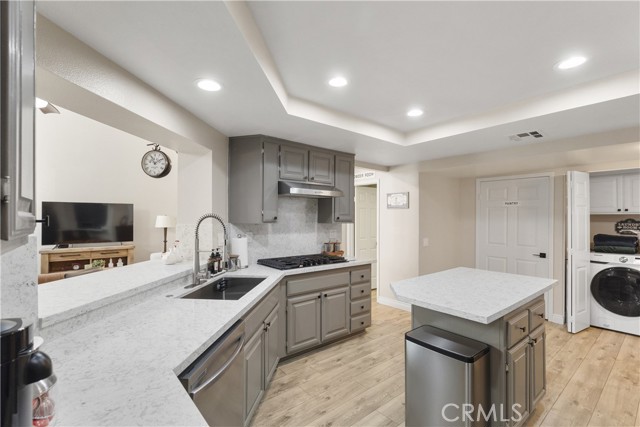 Detail Gallery Image 11 of 52 For 38574 Lochinvar Ct, Murrieta,  CA 92562 - 3 Beds | 2/1 Baths