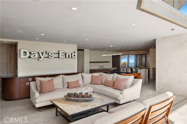 88 Emerald, Laguna Beach CA: https://media.crmls.org/medias/285231eb-a620-43af-84b2-1ece6188f3cd.jpg