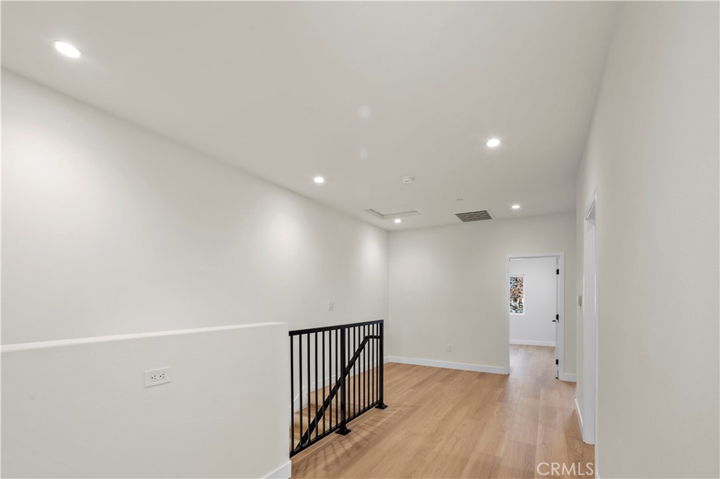 MLS #OC25253917 image #12