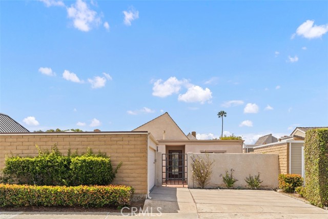 Front Image Thumbnail for CROC25243010