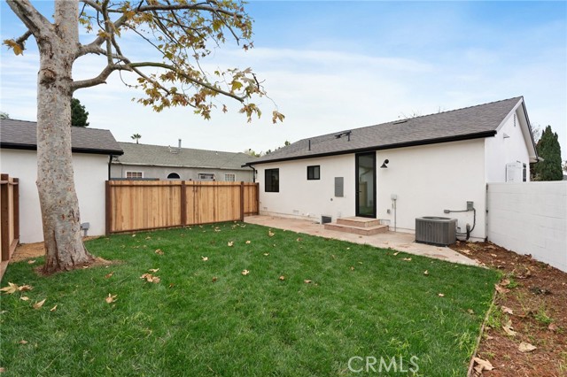 Detail Gallery Image 22 of 38 For 8334 Winsford Ave, Los Angeles,  CA 90045 - 5 Beds | 4 Baths