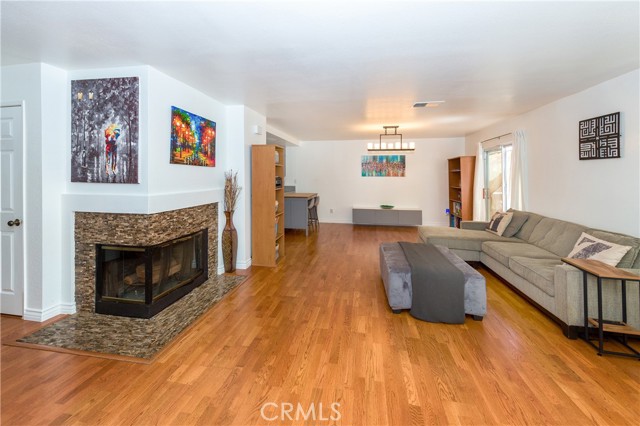 Detail Gallery Image 4 of 22 For 25146 Steinbeck a,  Stevenson Ranch,  CA 91381 - 3 Beds | 2/1 Baths