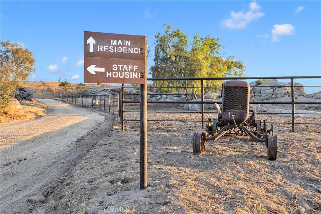 https://media.crmls.org/medias/28552a59-8d74-4f2b-b3ca-0d2667809f0f.jpg?preset=X-Large