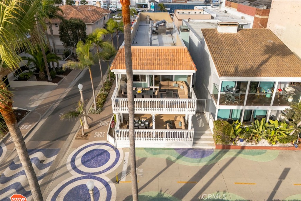 700 E Oceanfront