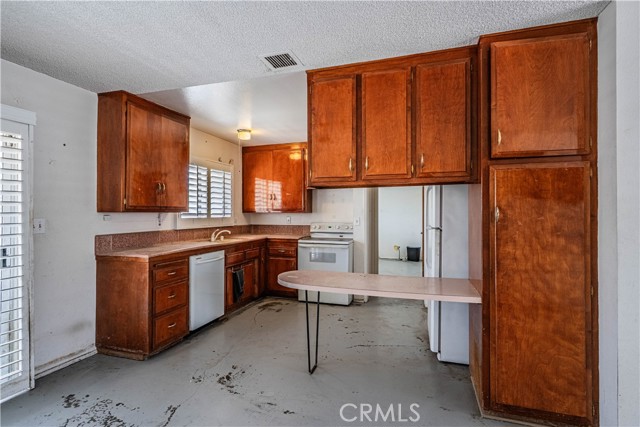 Detail Gallery Image 9 of 25 For 291 Mary Ln, Hemet,  CA 92543 - 2 Beds | 2 Baths