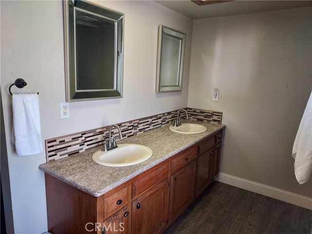 Detail Gallery Image 13 of 22 For 746 E Magill Ave, Fresno,  CA 93710 - 2 Beds | 2 Baths