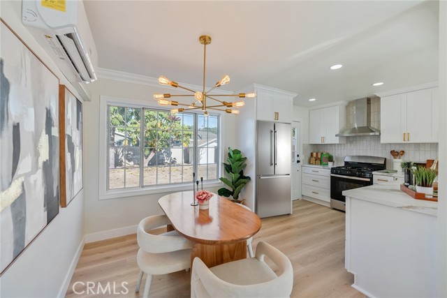 619 N Townsend Street, Santa Ana CA: https://media.crmls.org/medias/2856f8a0-0806-456a-8fc6-c170adf245e7.jpg