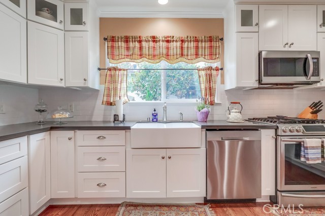 3952 Gaviota Avenue, Long Beach CA: https://media.crmls.org/medias/285806c2-58a5-4621-953e-da1c144a23fe.jpg