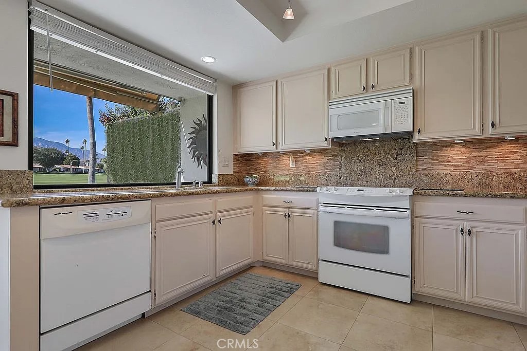 MLS #OC25244932 image #11