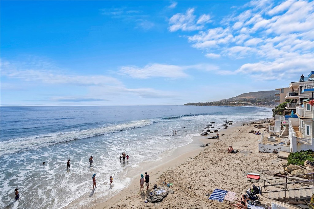 https://media.crmls.org/medias/28581866-aa4c-4f8a-9a43-11f1585e22d1.jpg?preset=X-Large