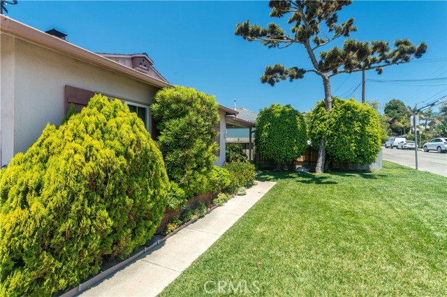 1023 11th Street, Manhattan Beach, California 90266, 4 Bedrooms Bedrooms, ,2 BathroomsBathrooms,Residential,Sold,11th,SB22137345