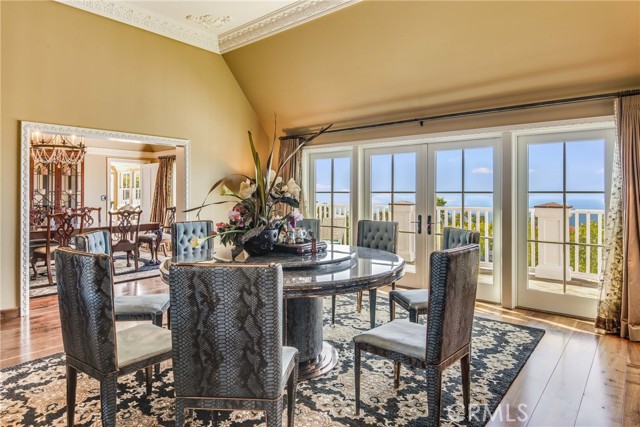 Detail Gallery Image 27 of 51 For 1409 via Arco, Palos Verdes Estates,  CA 90274 - 5 Beds | 5/2 Baths