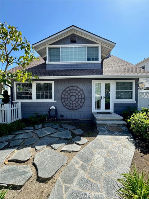 437 Cypress Drive, Laguna Beach CA: https://media.crmls.org/medias/285a10e8-0e39-4c33-a592-4389b48f2650.jpg