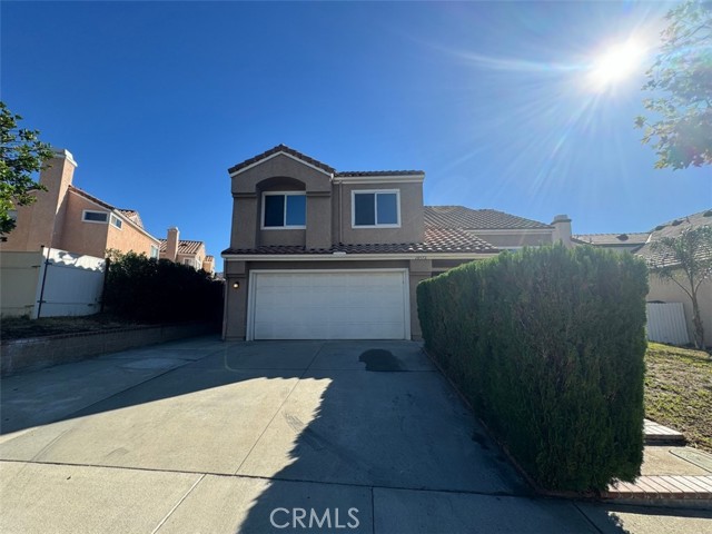 Detail Gallery Image 2 of 40 For 10572 Pepper Ridge Ln, Moreno Valley,  CA 92557 - 4 Beds | 2/1 Baths