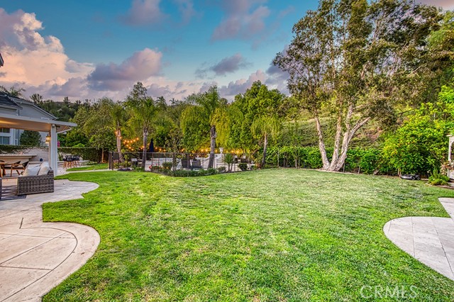 8 Joliet Drive, Coto de Caza CA: https://media.crmls.org/medias/285a7f24-1e08-40c5-bd85-3b73e0cd8bb8.jpg
