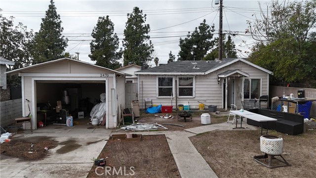 Detail Gallery Image 3 of 5 For 2470 Genevieve St, San Bernardino,  CA 92405 - 3 Beds | 1/1 Baths