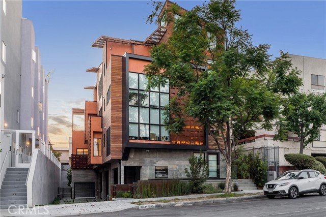 1035 1/2 N Vista Street, West Hollywood CA: https://media.crmls.org/medias/285b01ee-810e-41e7-81e5-eb109d289dde.jpg