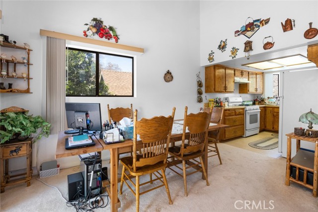 Detail Gallery Image 8 of 38 For 32947 Squirrel Ln, Arrowbear,  CA 92308 - 2 Beds | 2 Baths
