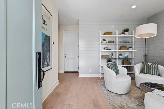 19071 Main Street, Huntington Beach CA: https://media.crmls.org/medias/285b09c4-d456-4eb5-b8ca-7de284d9b133.jpg