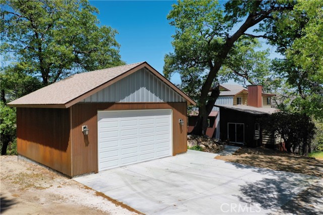 Detail Gallery Image 6 of 37 For 1555 Moon Dr, Lake Arrowhead,  CA 92352 - 2 Beds | 2 Baths