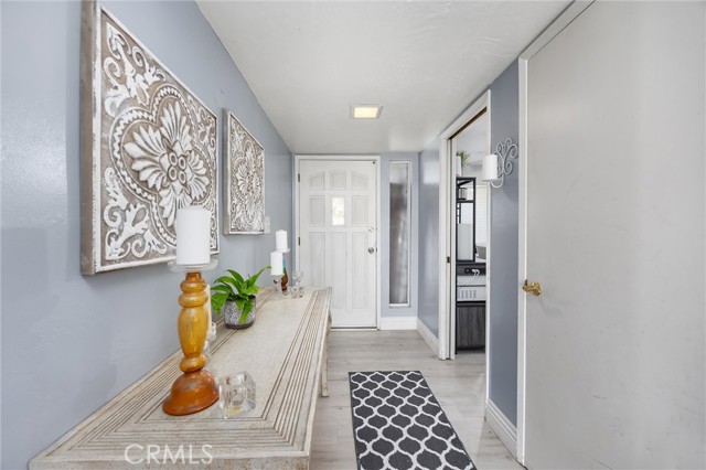 2105 Jason St, Bakersfield CA: https://media.crmls.org/medias/285b7f71-63a5-42e5-9031-c32794fb8472.jpg