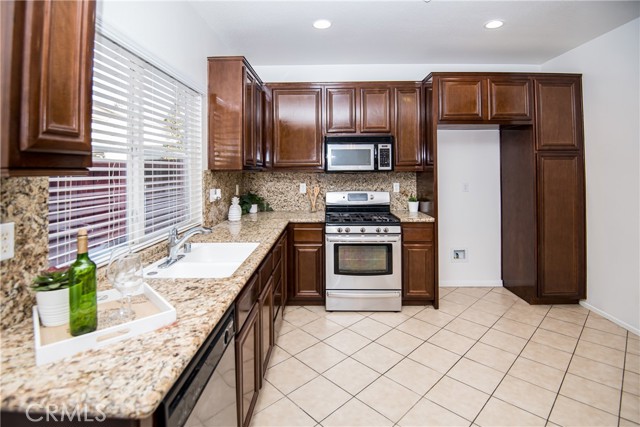 Detail Gallery Image 17 of 67 For 4021 Landau Ct, Riverside,  CA 92501 - 3 Beds | 2/1 Baths