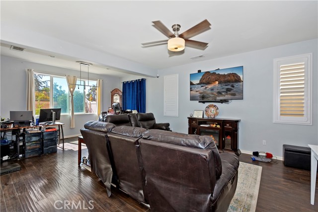 Detail Gallery Image 9 of 31 For 33877 Cansler Way, Yucaipa,  CA 92399 - 3 Beds | 2/1 Baths