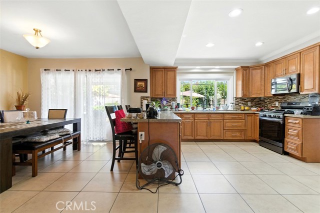 Detail Gallery Image 8 of 56 For 1241 Arbolita Dr, La Habra,  CA 90631 - 6 Beds | 4 Baths