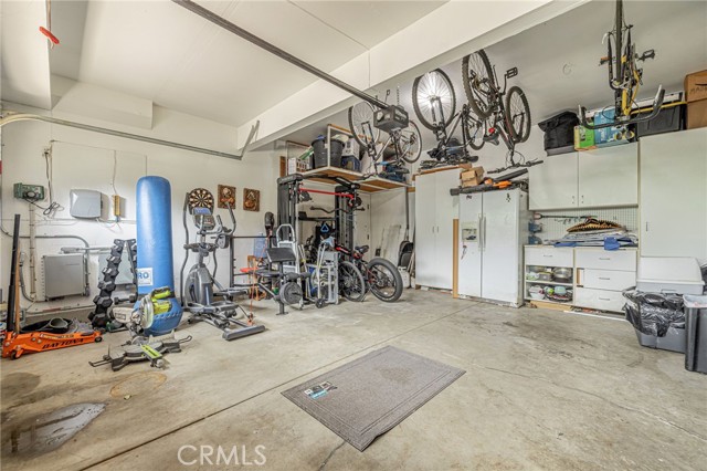 Detail Gallery Image 39 of 48 For 574 Oak Tree Ct, Simi Valley,  CA 93065 - 5 Beds | 4/1 Baths