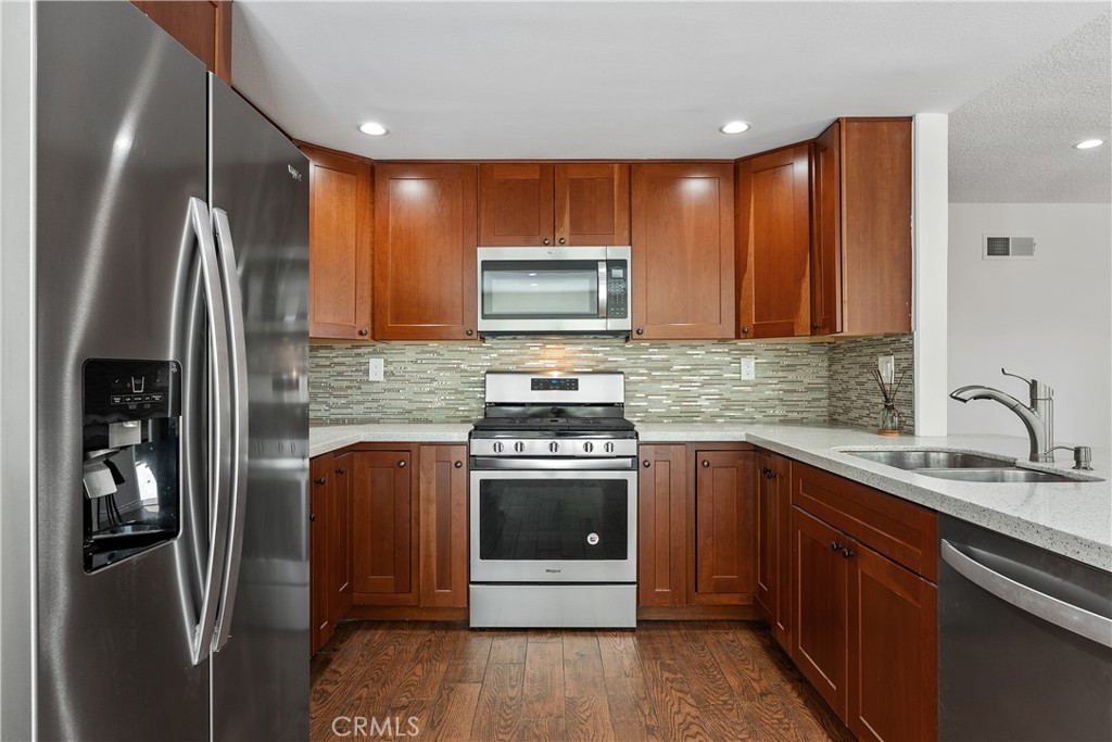 285e05a0 528c 4aa5 9ef1 8b4cb3b20dc8