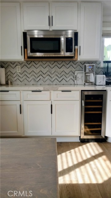 Detail Gallery Image 12 of 37 For 16276 Pacific Cir, Huntington Beach,  CA 92649 - 3 Beds | 5/1 Baths