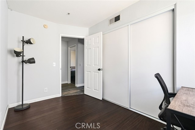 Detail Gallery Image 37 of 46 For 9400 1/2 Noble Ave, North Hills,  CA 91343 - 4 Beds | 3 Baths