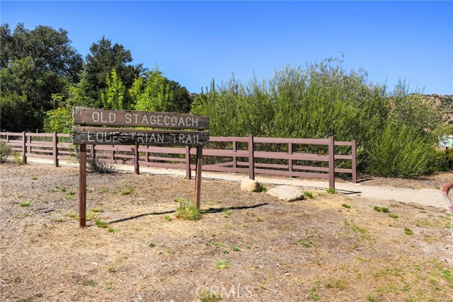 22544 Jeffrey Mark Court, 1 photo 41
