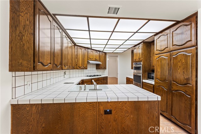 Detail Gallery Image 39 of 40 For 4720 Park Encino Ln #220,  Encino,  CA 91436 - 2 Beds | 2/1 Baths