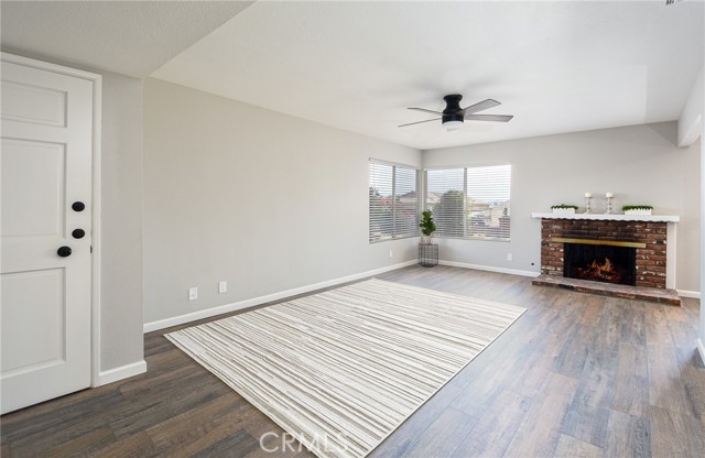 15195 Kingsway Drive, Lake Elsinore CA: https://media.crmls.org/medias/285f9f4c-cacd-4925-b385-bf1c56fe9442.jpg