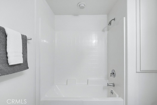 Image 26 of 75 For 13075 Pacific Promenade  115