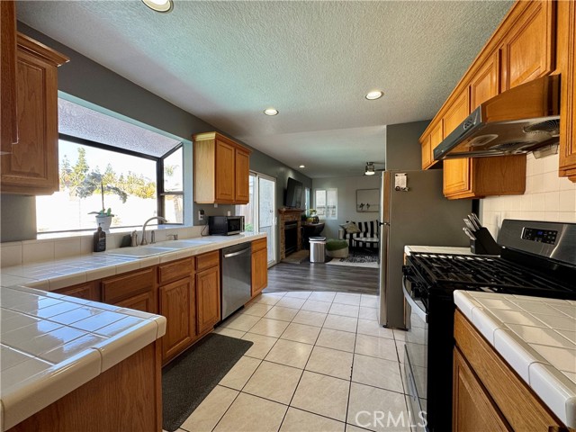 Detail Gallery Image 13 of 48 For 21 N Slope Ln, Pomona,  CA 91766 - 4 Beds | 2/1 Baths
