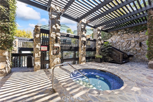 Detail Gallery Image 34 of 40 For 4720 Park Encino Ln #220,  Encino,  CA 91436 - 2 Beds | 2/1 Baths