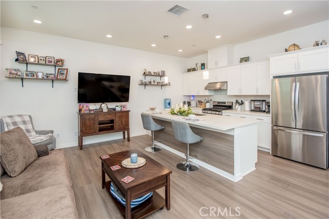 Detail Gallery Image 6 of 45 For 4460 S Forsyth Paseo, Ontario,  CA 91762 - 3 Beds | 2/1 Baths