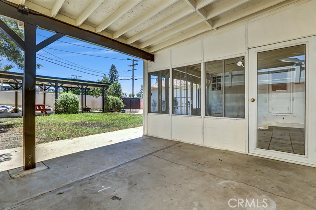 7836 Hanna Avenue, Canoga Park CA: https://media.crmls.org/medias/2862ef26-cd8a-48da-b2bd-af8df468504a.jpg