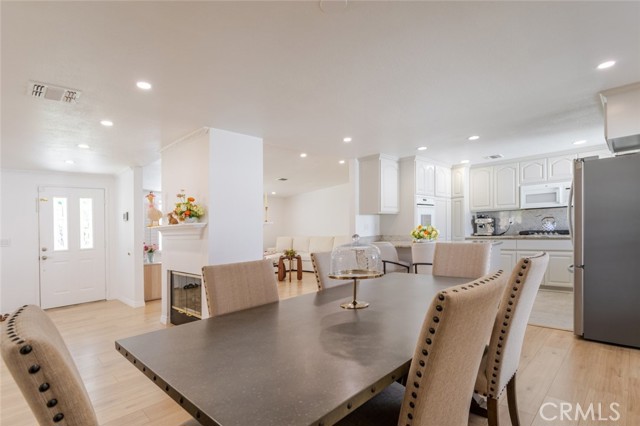 Detail Gallery Image 16 of 39 For 22459 Guadilamar Dr, Saugus,  CA 91350 - 3 Beds | 2 Baths