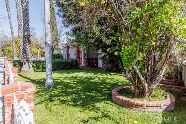 Detail Gallery Image 18 of 66 For 124 N Naomi, Burbank,  CA 91505 - 4 Beds | 3 Baths