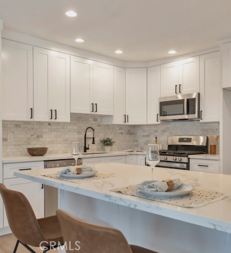 Detail Gallery Image 12 of 28 For 27039 Rio Prado Dr, Valencia,  CA 91354 - 3 Beds | 2 Baths