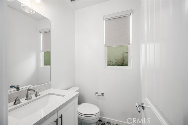 Detail Gallery Image 19 of 45 For 947 Aurora Ln, Costa Mesa,  CA 92626 - 3 Beds | 2/1 Baths