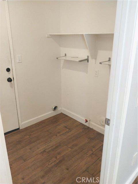 Detail Gallery Image 8 of 18 For 935 Redtail Dr, Corona,  CA 92879 - 4 Beds | 2/1 Baths