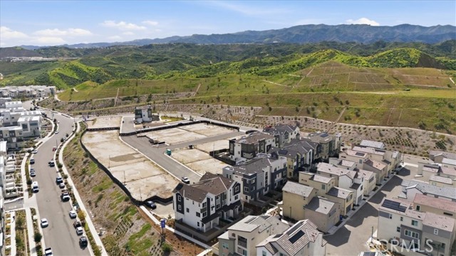 Detail Gallery Image 27 of 27 For 27341 Bear Creek Ln, Valencia,  CA 91381 - 3 Beds | 3/1 Baths