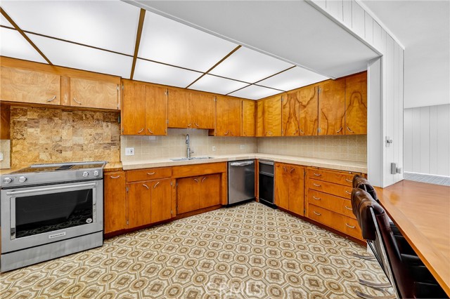 5382 Park Place, Chino CA: https://media.crmls.org/medias/2865492d-b7a1-44d8-8324-ac7afcc735a5.jpg