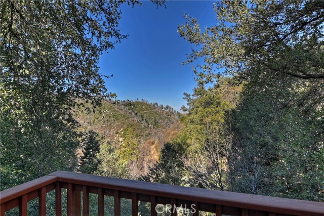 Detail Gallery Image 12 of 48 For 1162 Brentwood Dr, Lake Arrowhead,  CA 92352 - 3 Beds | 2/1 Baths